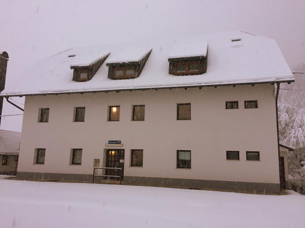 Apartmaji In Sobe Tina Kranjska Gora Esterno foto